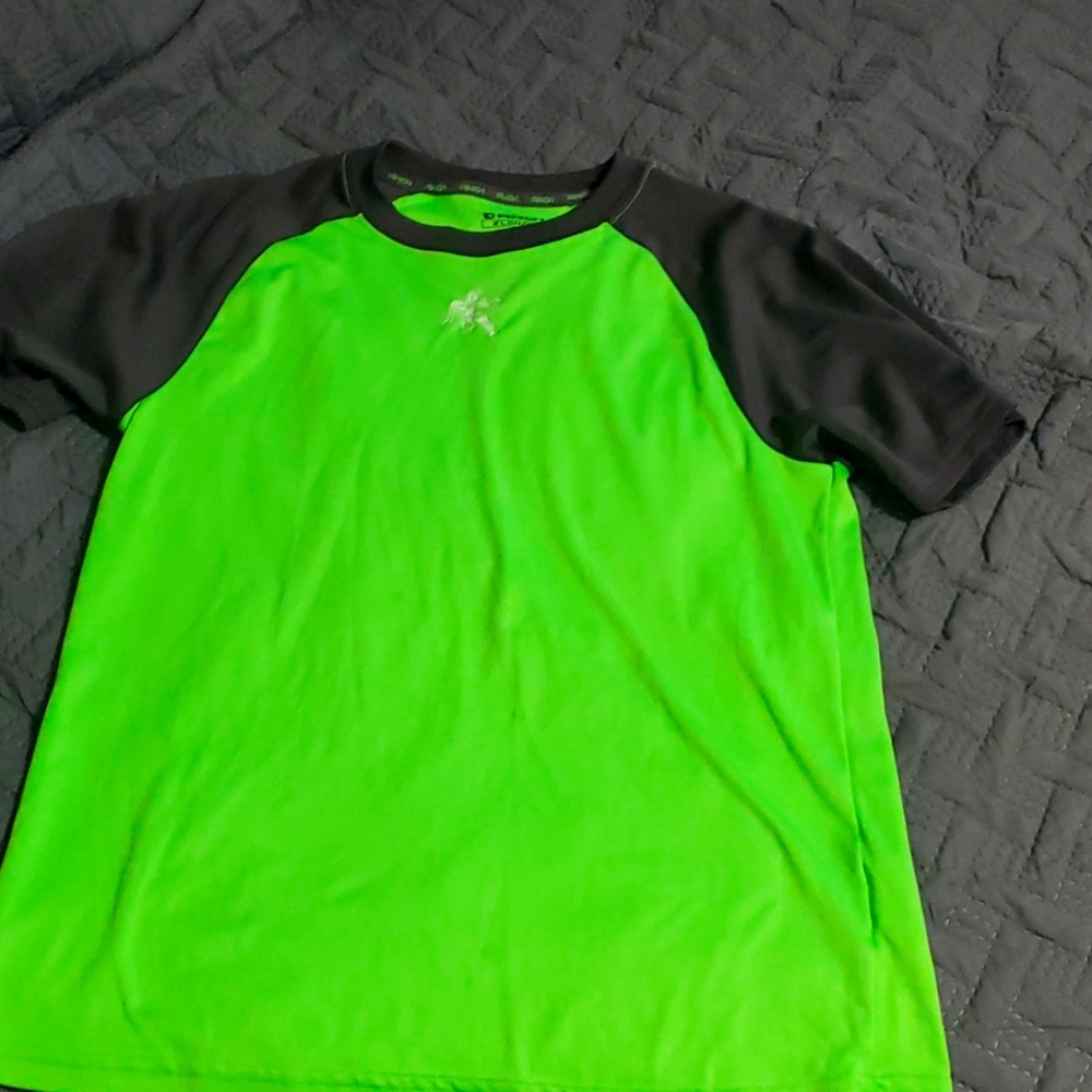 Boys size 14/16 t shirt